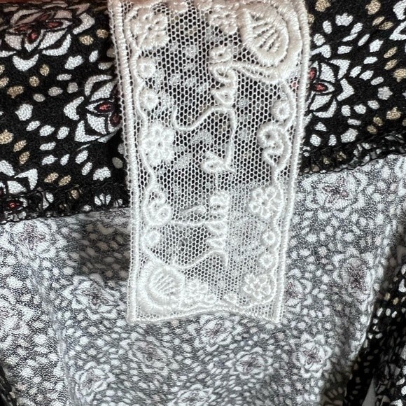 Sadie & Sage black and pink print open back wrap top romper size small - Picture 5 of 6